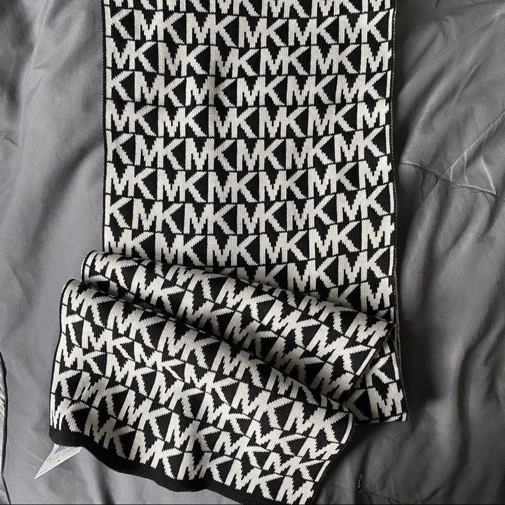 Michael Kors Black/white Scarf NWT - Picture 5 of 7